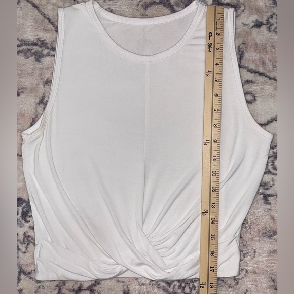Alo White Cover Tank Size Medium - Picture 3 of 7